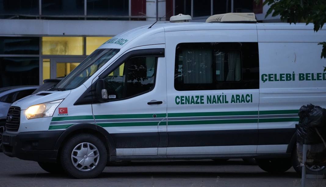 Babasını öldürüp, parçalayıp tuvalete gömmüş! 3